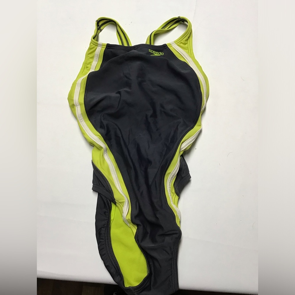 Speedo one piece size 4